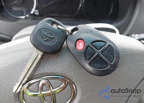 2008 Toyota Sienna Le z USA, uszkodzony, nr VIN 5TDBK23C48S014836